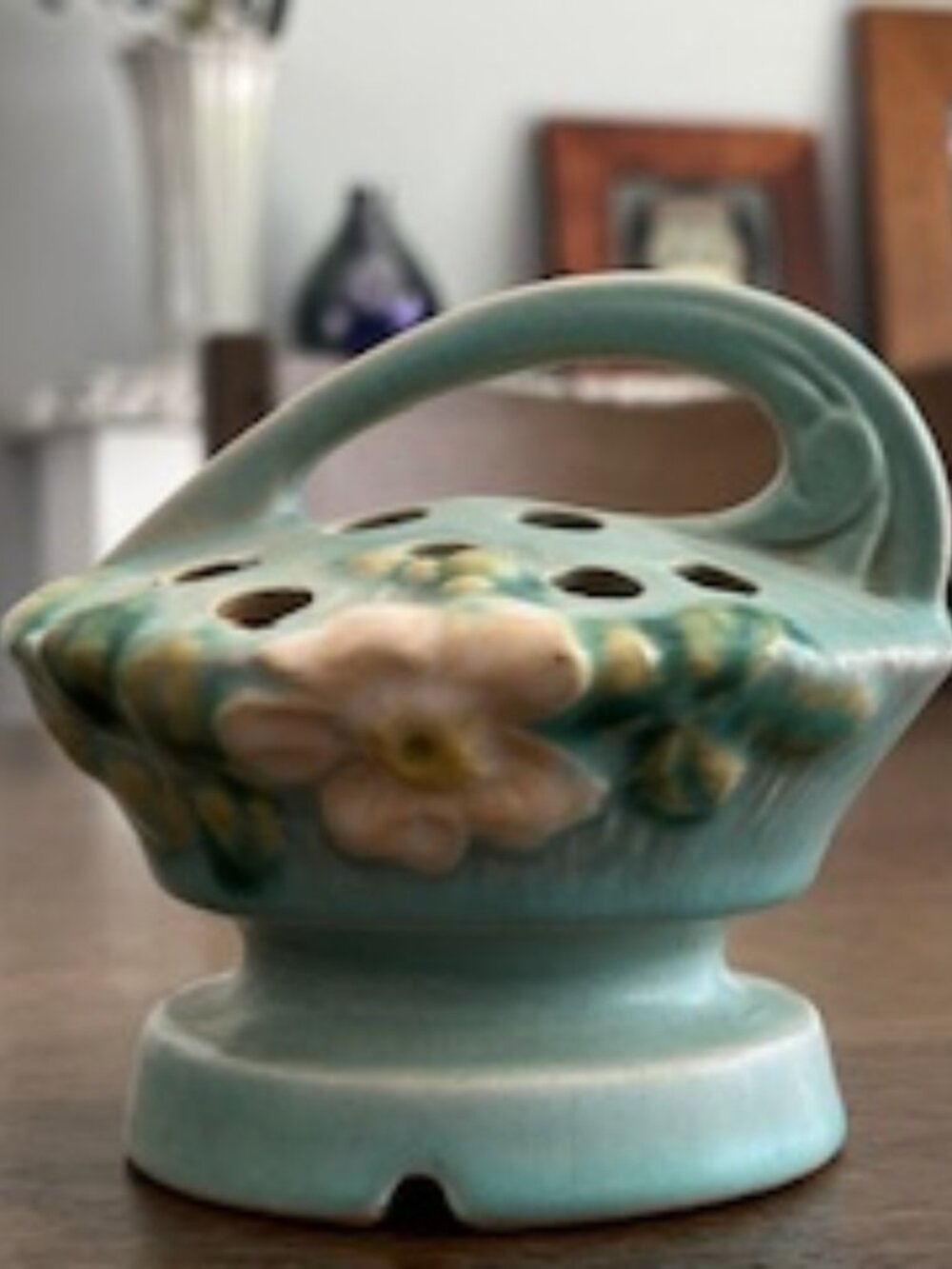 Vintage Roseville U.S.A. pottery White Rose flower frog c. 1940.